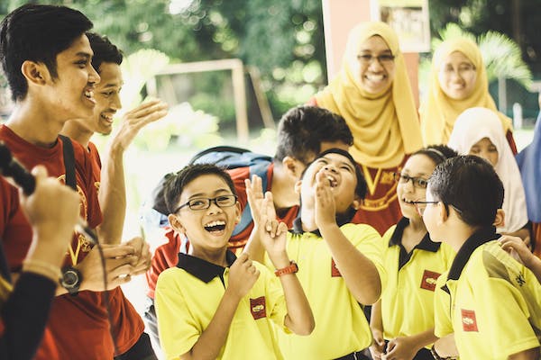 Implementasi dan keterangan beberapa prinsip evaluasi dalam evaluasi untuk pelajar dan guru