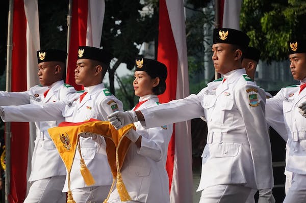 8 konsep dan beberapa ciri demokrasi menurut beberapa pakar