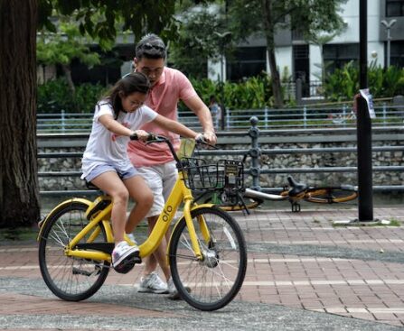Menjadi Contoh yang Baik: 7 Cara Mengelola Emosi dengan Positif dan Mengajar